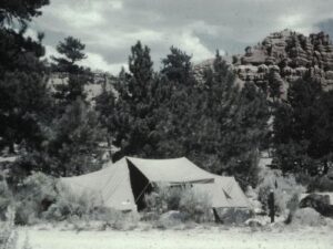 Kampeertenten & tenten voor jeugdbewegingen - Alpino-kangourou-camping-tent-historic-picture-1